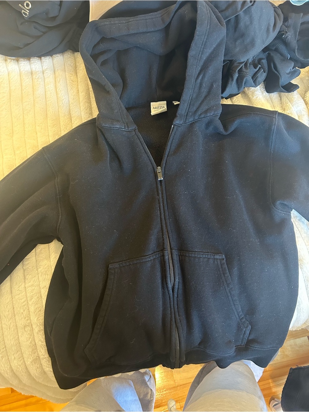 Artiza Black Zip-Up Hoodie